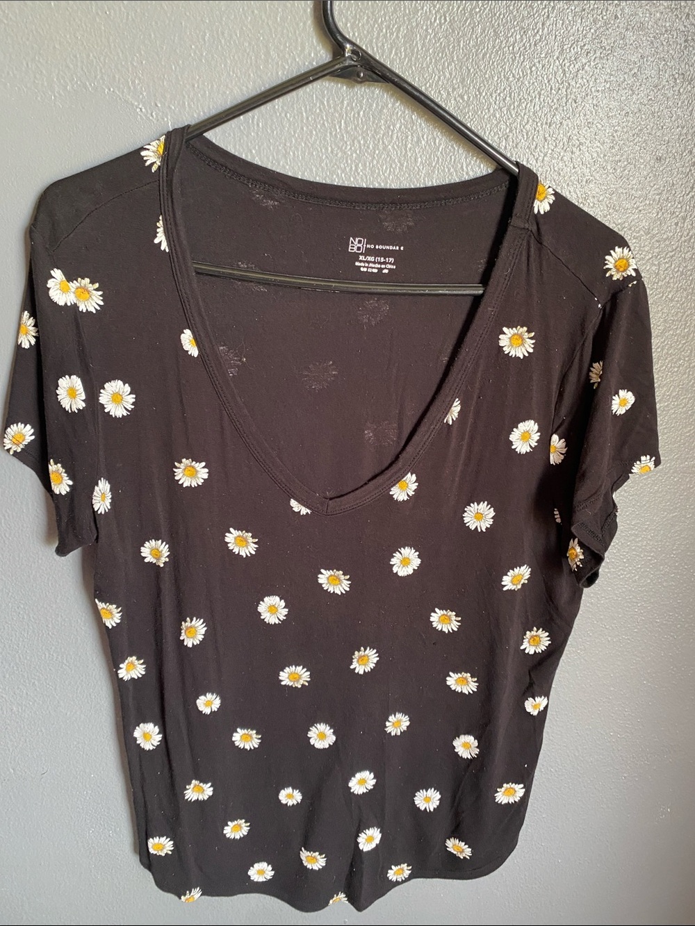 No Boundaries Black V-Neck Daisy Tee
